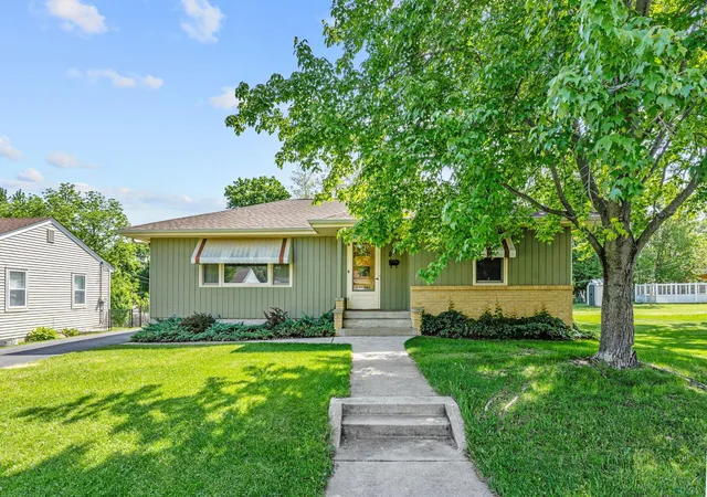 Photo 1 of Single family home for sale at 845 Spencer St S, Shakopee, MN 55379 | MLS# 7136988 | Listing updated on 2026-09-17