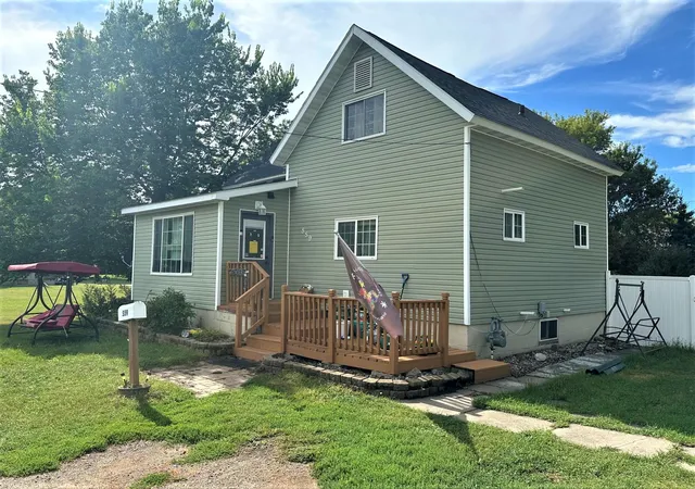 Photo 2 of Single family home for sale at 559 S 1st Street, Montevideo, MN 56265 | MLS# 7137214 | Listing updated on 2026-09-16