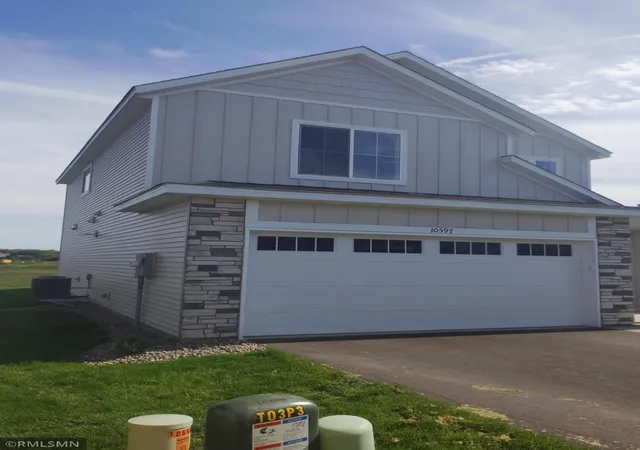 Photo 3 of Single family home for sale at 10597 Goodview Ave S, Cottage Grove, MN 55016 | MLS# 7137242 | Listing updated on 2026-09-17