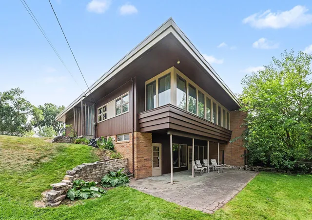 Photo 4 of Single family home for sale at 4140 Jersey Ave N, Minneapolis, MN 55427 | MLS# 7137359 | Listing updated on 2026-09-18