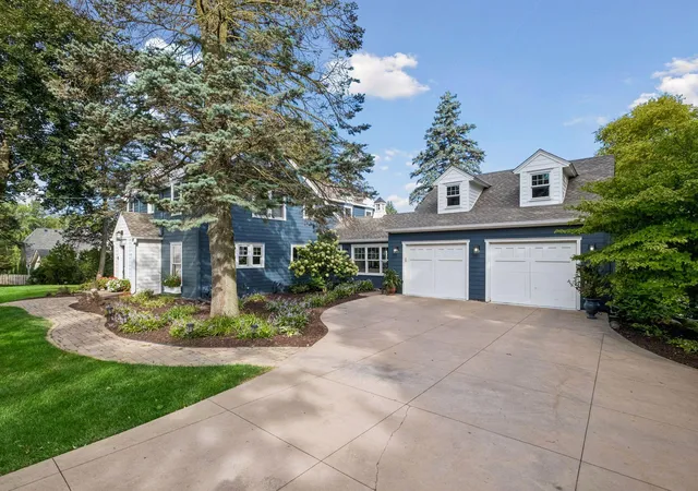 Photo 2 of Single family home for sale at 2526 Crosby Rd, Wayzata, MN 55391 | MLS# 7137477 | Listing updated on 2026-10-06