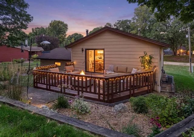 Photo 2 of Sale Pending at 17355 Sunset Trl Sw, Prior Lake, MN 55372 | MLS# 7137521 | Listing updated on 2026-09-17
