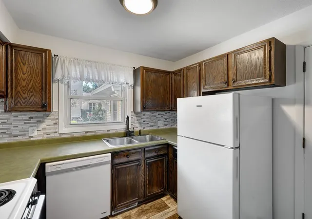 Photo 4 of Condo for sale at 4954 Grenwich Trl N, Saint Paul, MN 55128 | MLS# 7137691 | Listing updated on 2026-09-09