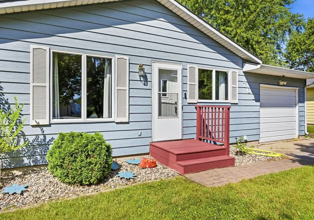 Photo 2 of Single family home for sale at 708 California St Nw, Hutchinson, MN 55350 | MLS# 7137805 | Listing updated on 2026-09-17
