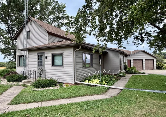 Photo 3 of Single family home for sale at 35144 County Rd 99, Mountain Lake, MN 56159 | MLS# 7138102 | Listing updated on 2026-09-18