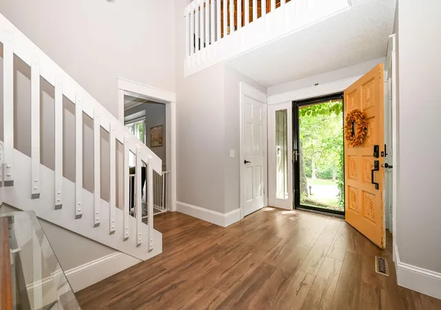 Photo 4 of Sale Pending at 4905 Safari Ct S, Saint Paul, MN 55122 | MLS# 7138175 | Listing updated on 2026-09-18