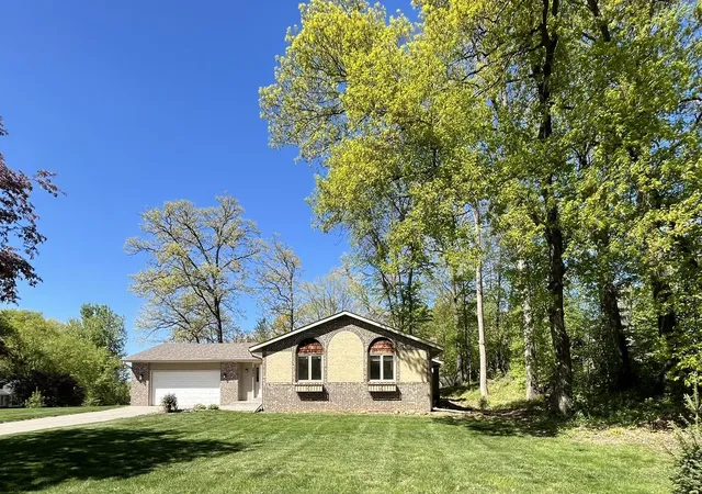 Photo 1 of Single family home for sale at 5885 Hidden Oaks Cir Se, Prior Lake, MN 55372 | MLS# 7138445 | Listing updated on 2026-09-09