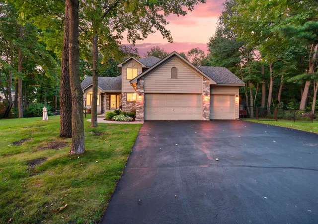 Photo 1 of Single family home for sale at 2733 158th Avenue Ne, Andover, MN 55304 | MLS# 7138948 | Listing updated on 2026-09-17