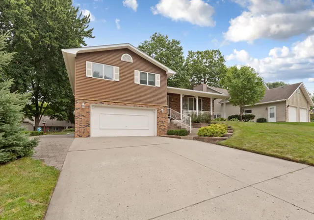 Photo 1 of Single family home for sale at 2533 Woodland Dr, Faribault, MN 55021 | MLS# 7138966 | Listing updated on 2026-09-17