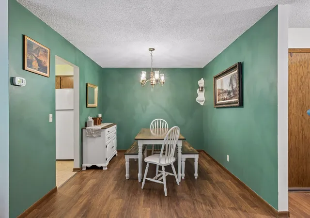 Listing Photo 5 - Condo for sale in building located at 973 Greenhaven Dr, Saint Paul, MN 55127
