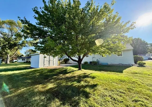 Photo 4 of Sale Pending at 460 N Park Ave, Le Center, MN 56057 | MLS# 7139060 | Listing updated on 2026-09-09