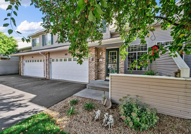 Photo 2 of Sale Pending at 832 Summer Pines Cir, Hudson, WI 54016 | MLS# 7139301 | Listing updated on 2026-09-17