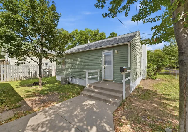 Photo 3 of Single family home for sale at 401 27th Avenue N, Saint Cloud, MN 56303 | MLS# 7139821 | Listing updated on 2026-09-28