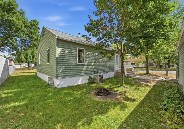 Photo 3 of Sale Pending at 401 27th Avenue N, Saint Cloud, MN 56303 | MLS# 7139821 | Listing updated on 2026-10-28
