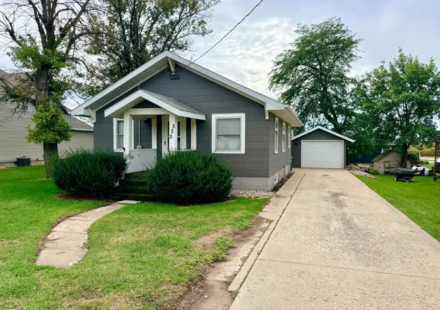 Photo 1 of Single family home for sale at 330 E 4th Street, Lismore, MN 56155 | MLS# 7140302 | Listing updated on 2026-09-09