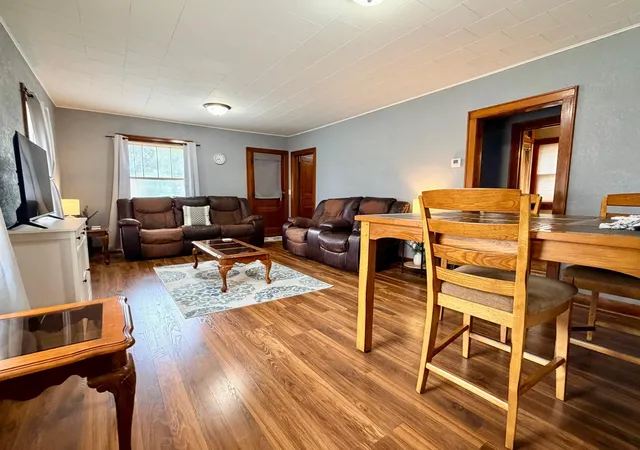Photo 4 of Single family home for sale at 330 E 4th Street, Lismore, MN 56155 | MLS# 7140302 | Listing updated on 2026-09-09