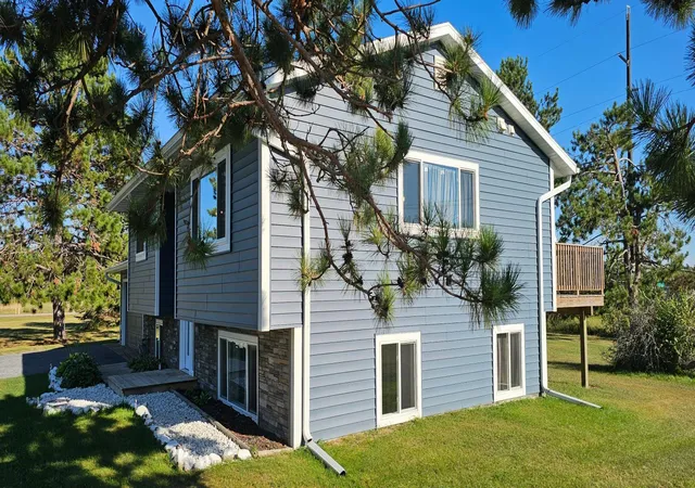 Photo 3 of Single family home for sale at 1138 Pleasant Ct SW, Bemidji, MN 56601 | MLS# 7140484 | Listing updated on 2026-09-09