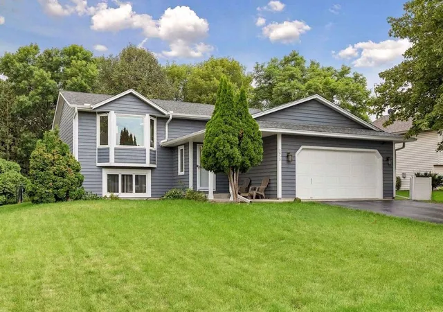 Photo 1 of Single family home for sale at 5855 W 140th Street, Savage, MN 55378 | MLS# 7140598 | Listing updated on 2026-09-17