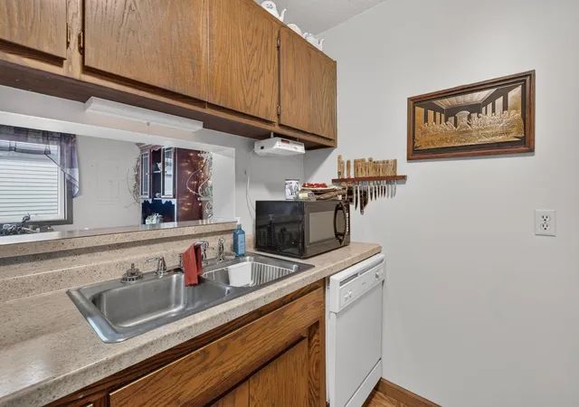 Photo 4 of House for sale at 39208-39214 Grand Ave, North Branch, MN 55056 | MLS# 7140649 | Listing updated on 2026-10-19
