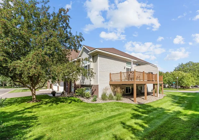 Photo 3 of Single family home for sale at 15642 Chasewood Ct, Rosemount, MN 55068 | MLS# 7140721 | Listing updated on 2026-09-17