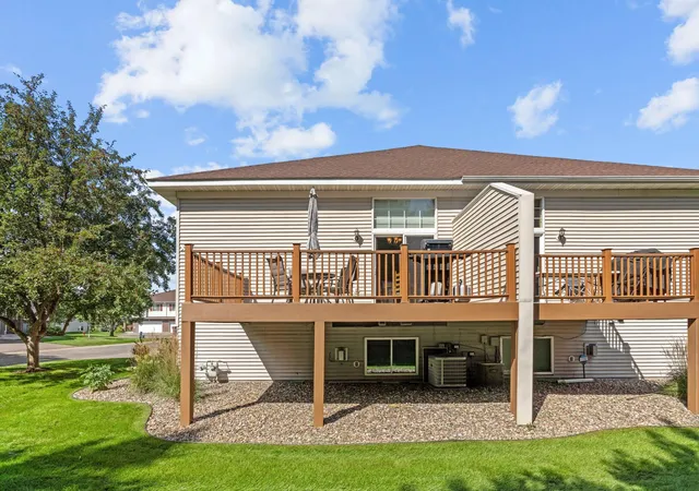 Photo 3 of Single family home for sale at 15642 Chasewood Ct, Rosemount, MN 55068 | MLS# 7140721 | Listing updated on 2026-09-17