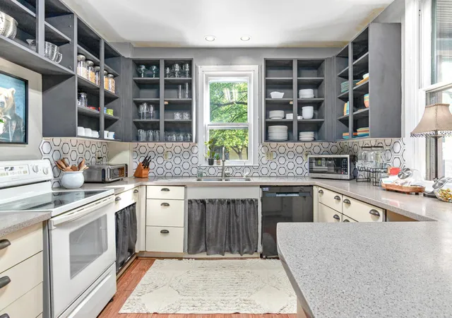 Photo 3 of Single family home for sale at 742 Holly Ave, Saint Paul, MN 55104 | MLS# 7140848 | Listing updated on 2026-09-11