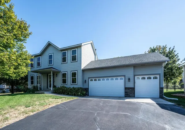 Photo 2 of Single family home for sale at 18474 Everest Path, Farmington, MN 55024 | MLS# 7140910 | Listing updated on 2026-09-25