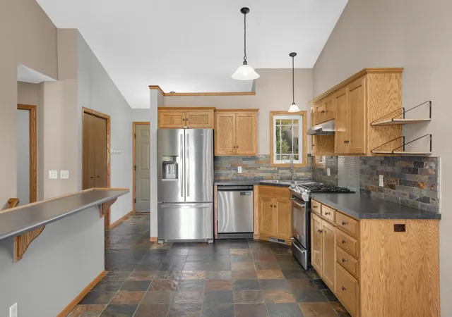 Photo 4 of Single family home for sale at 7256 Kahler Cir NE, Albertville, MN 55301 | MLS# 7140952 | Listing updated on 2026-09-09