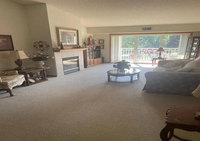 Photo 2 of Condo for sale at 2231 Penn Pl #305, Saint Paul, MN 55109 | MLS# 7141053 | Listing updated on 2026-10-07