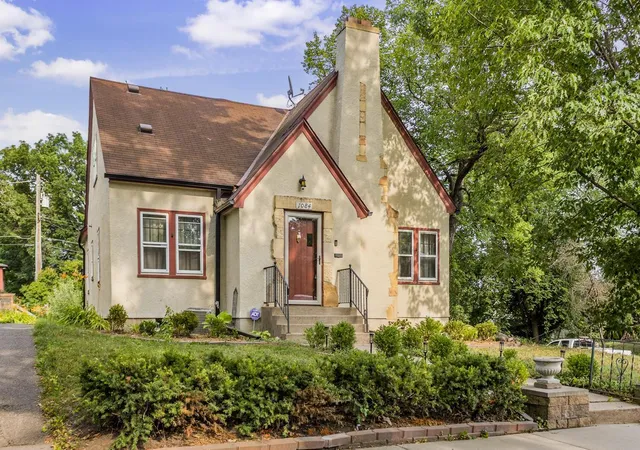 Photo 1 of Sale Pending at 1084 Bradley St, Saint Paul, MN 55130 | MLS# 7141089 | Listing updated on 2026-09-28