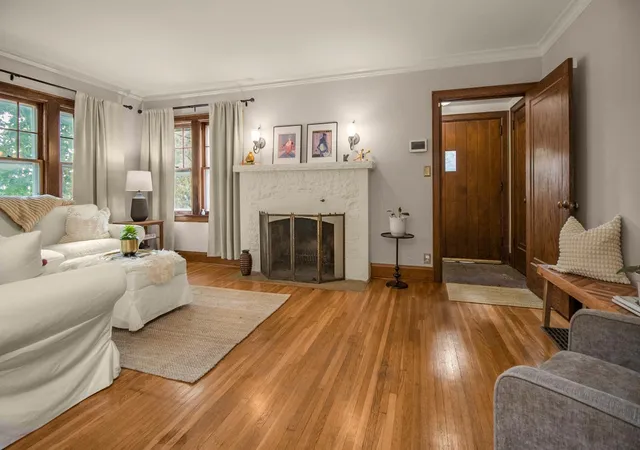 Photo 2 of Sale Pending at 1084 Bradley St, Saint Paul, MN 55130 | MLS# 7141089 | Listing updated on 2026-09-28