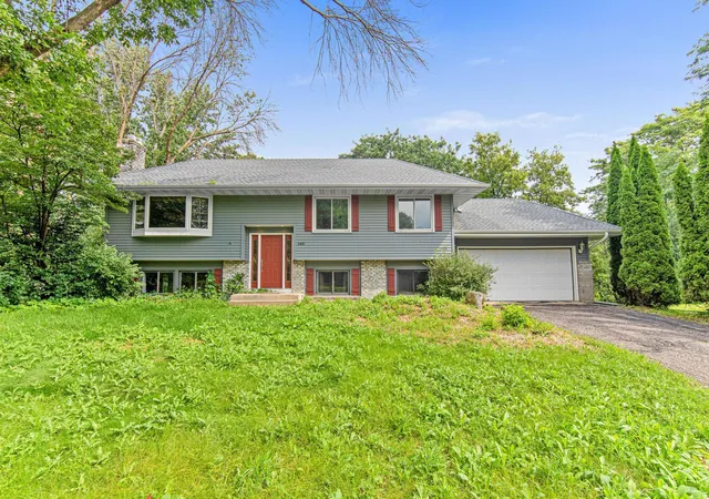Photo 1 of Single family home for sale at 2400 E 125th Street, Burnsville, MN 55337 | MLS# 7141182 | Listing updated on 2026-09-28