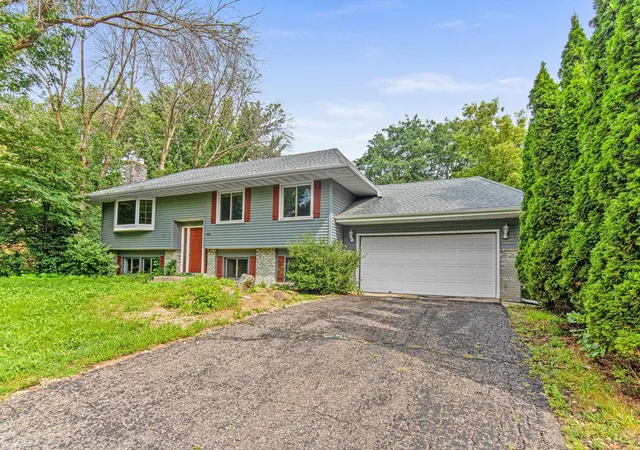 Photo 2 of Single family home for sale at 2400 E 125th Street, Burnsville, MN 55337 | MLS# 7141182 | Listing updated on 2026-09-28