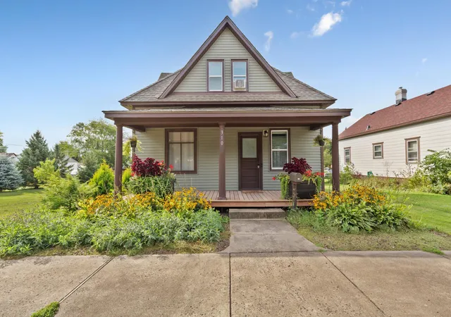Photo 1 of Single family home for sale at 310 Oak Ave Sw, Montgomery, MN 56069 | MLS# 7141762 | Listing updated on 2026-09-17