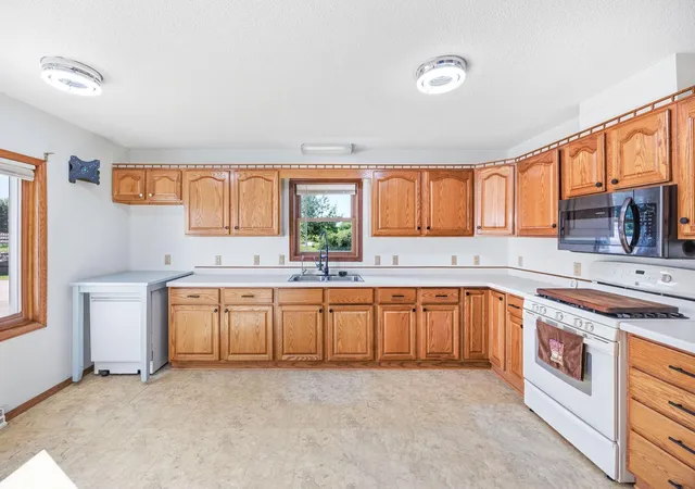 Photo 3 of Single family home for sale at 2048 Division St E, Buffalo, MN 55313 | MLS# 7141880 | Listing updated on 2026-09-18