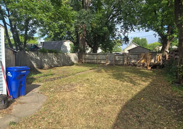 Photo 4 of Sale Pending at 866 Duluth St, Saint Paul, MN 55106 | MLS# 7141889 | Listing updated on 2026-09-17