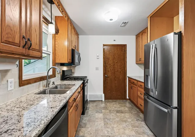 Photo 3 of Sale Pending at 3435 Glen Oaks Ave, Saint Paul, MN 55110 | MLS# 7142064 | Listing updated on 2026-09-28