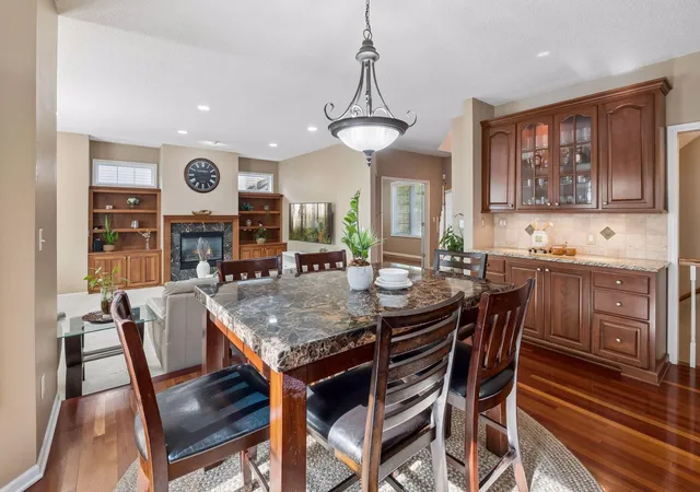 Photo 4 of Single family home for sale at 15016 Viewcrest Ln, Burnsville, MN 55306 | MLS# 7142123 | Listing updated on 2026-09-30