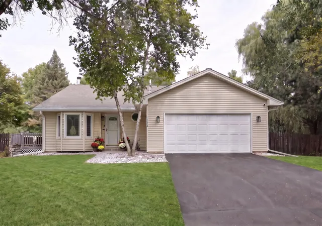 Single family home for sale at 970 Redwing Ct, Chanhassen, MN 55317 | MLS# 7142143