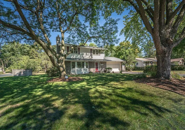 Photo 1 of Single family home for sale at 200 Harold Dr, Burnsville, MN 55337 | MLS# 7142196 | Listing updated on 2026-09-18