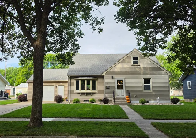 Photo 1 of Single family home for sale at 3042 Pine Ave, Slayton, MN 56172 | MLS# 7142234 | Listing updated on 2026-09-17