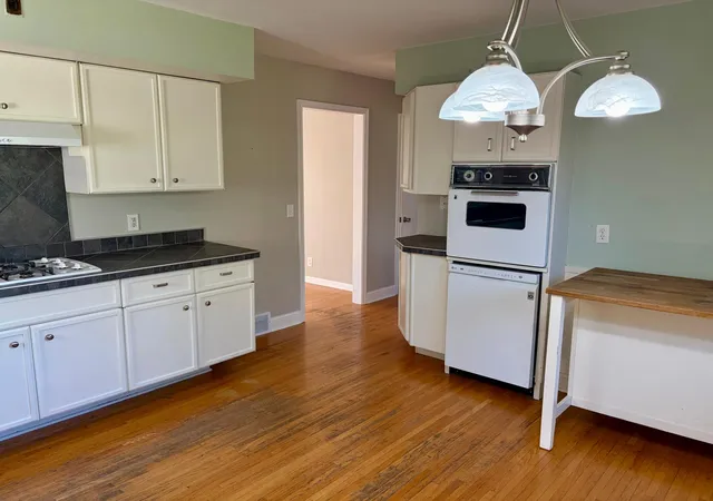 Photo 3 of Sale Pending at 3024 Nash Rd, Minneapolis, MN 55429 | MLS# 7142290 | Listing updated on 2026-09-16