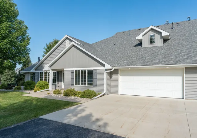 Photo 2 of Single family home for sale at 749 Grayhawk Cir, Mankato, MN 56001 | MLS# 7142315 | Listing updated on 2026-09-16