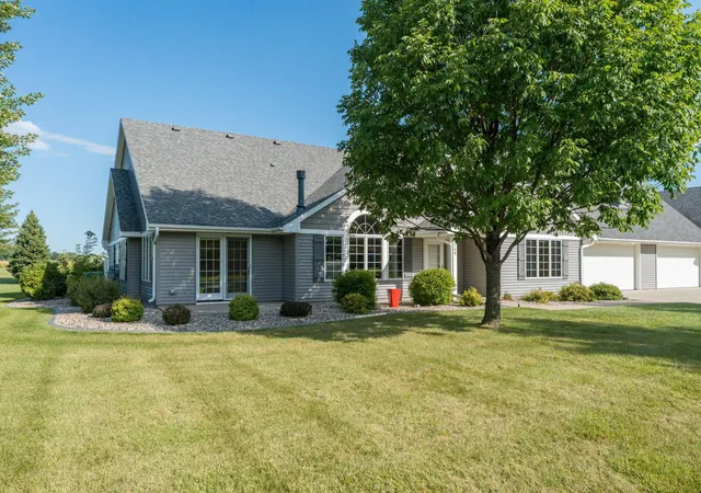 Photo 3 of Single family home for sale at 749 Grayhawk Cir, Mankato, MN 56001 | MLS# 7142315 | Listing updated on 2026-09-16