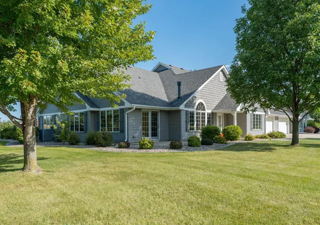 Photo 3 of Single family home for sale at 749 Grayhawk Cir, Mankato, MN 56001 | MLS# 7142315 | Listing updated on 2026-09-22