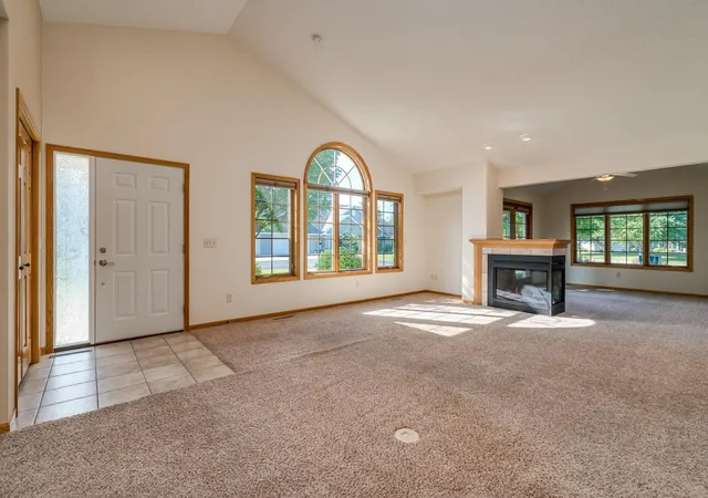 Photo 4 of Single family home for sale at 749 Grayhawk Cir, Mankato, MN 56001 | MLS# 7142315 | Listing updated on 2026-09-22