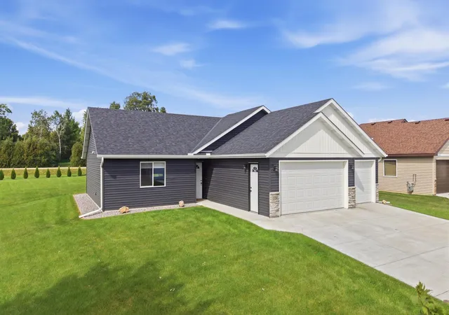 Photo 1 of Single family home for sale at 1554 Gray Fox Dr Ne, Owatonna, MN 55060 | MLS# 7142384 | Listing updated on 2026-09-18