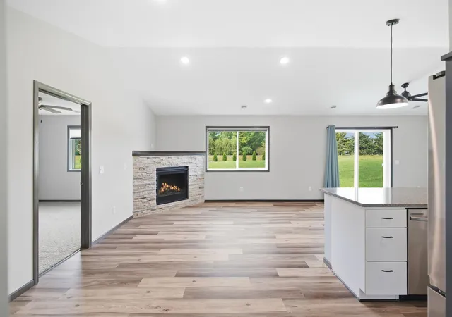 Photo 2 of Single family home for sale at 1554 Gray Fox Dr Ne, Owatonna, MN 55060 | MLS# 7142384 | Listing updated on 2026-09-18