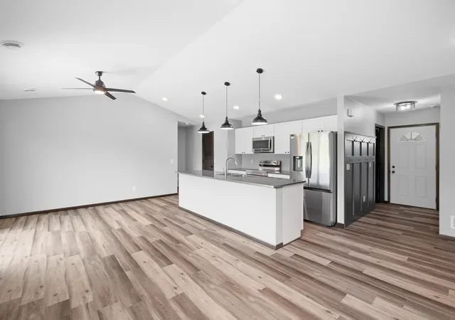 Photo 4 of Single family home for sale at 1554 Gray Fox Dr NE, Owatonna, MN 55060 | MLS# 7142384 | Listing updated on 2026-09-18
