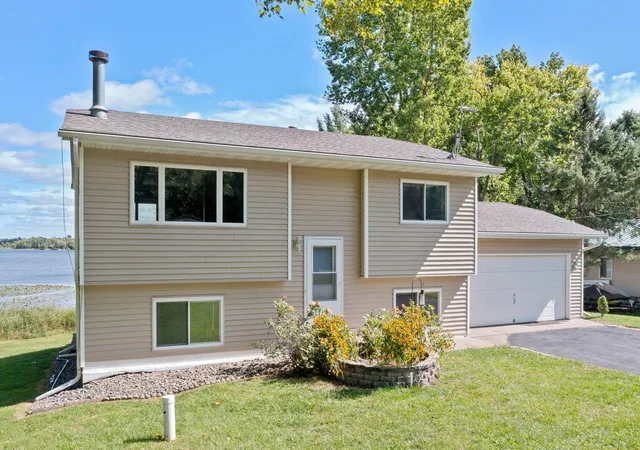 Photo 2 of Sale Pending at 47735 Bear Rd, Stanchfield, MN 55080 | MLS# 7142666 | Listing updated on 2026-09-18